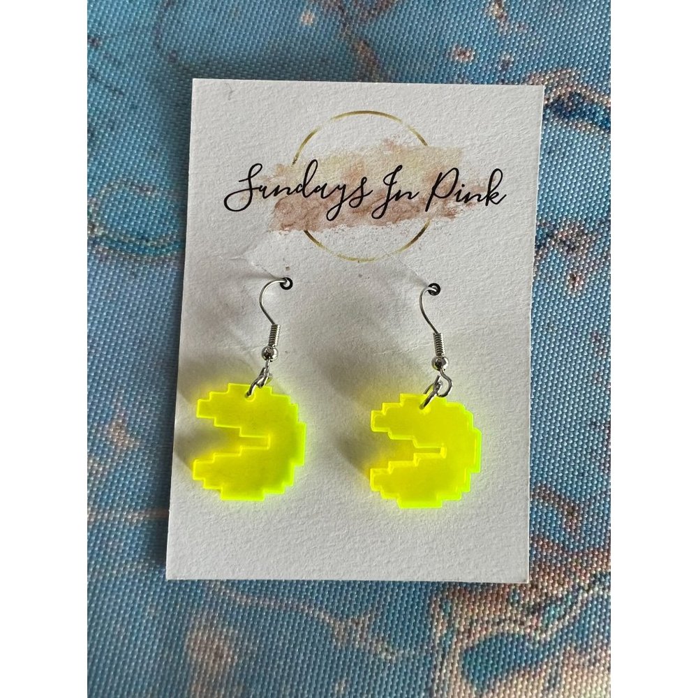 PAC-MAN Yellow Video Game Acrylic Drop Earrings NEW - Picture 3 of 3